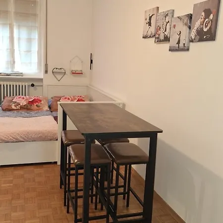 Holiday home Friendly 3 Large Three-room