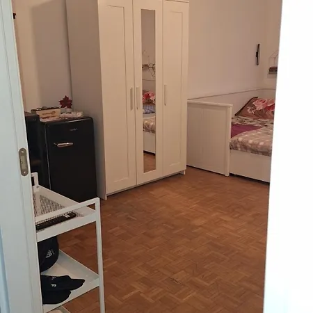 Holiday home Friendly 3 Large Three-room